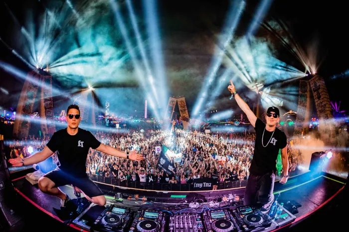 Locate Music Festivals around the world